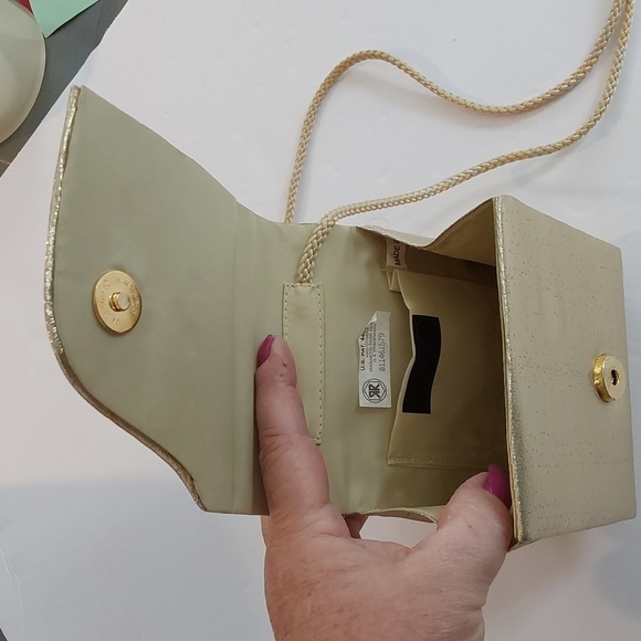 Y & S Elegant Gold Mini Hardside Evening Bag With Cord Strap Sz. Small - Picture 3 of 9